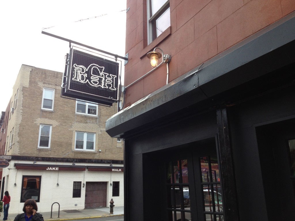 BAR GREAT HARRY, 280 Smith Street (at Sackett Street), Carroll Gardens, Brooklyn